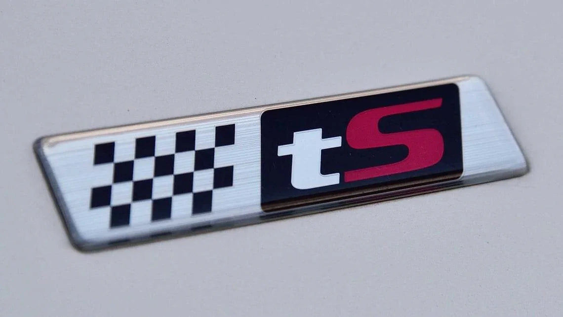 tS Fender Emblem (JDM Style) - 2014-2018 Forester