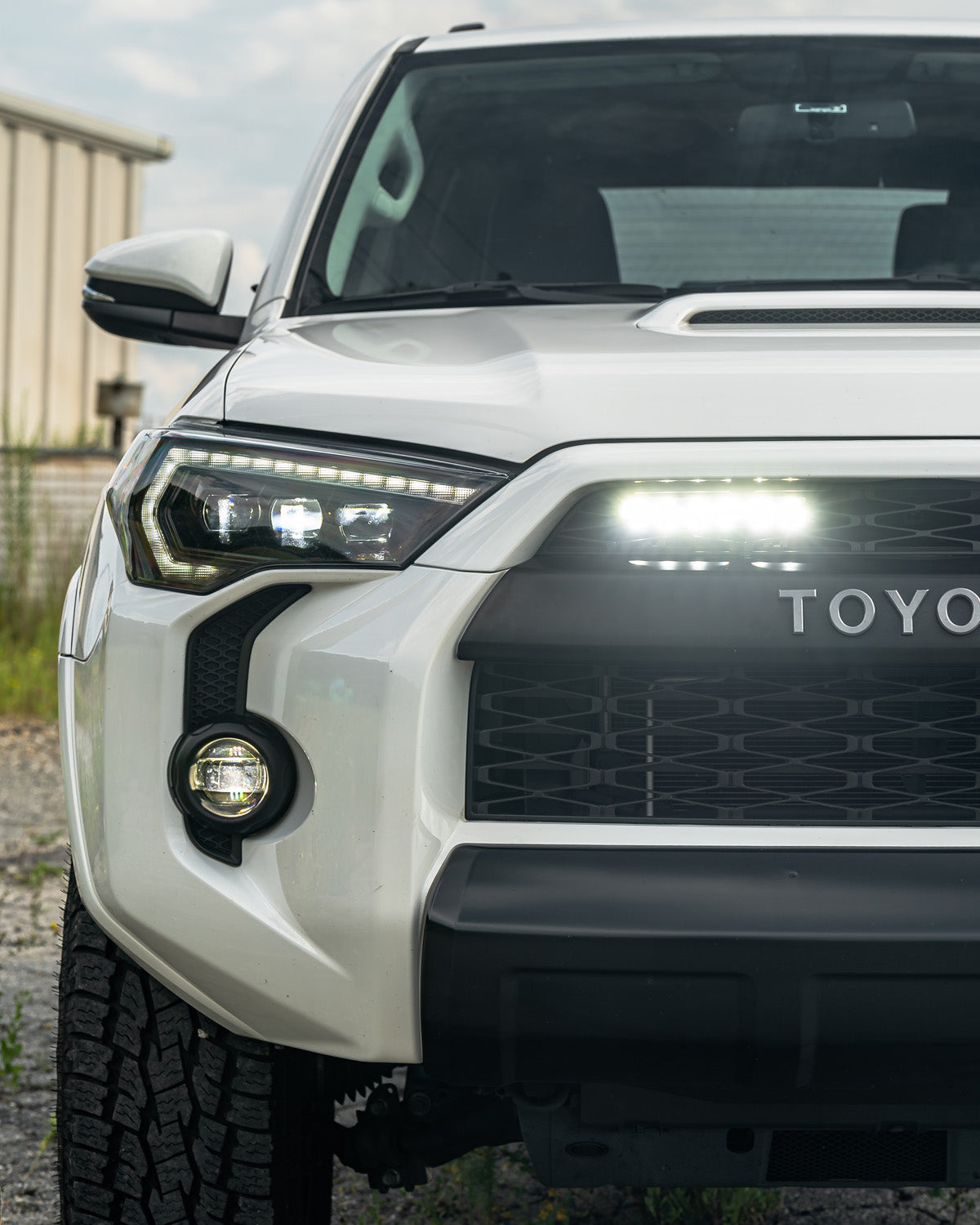 2014-2023 Toyota 4-Runner Grille Light Bar Kit
