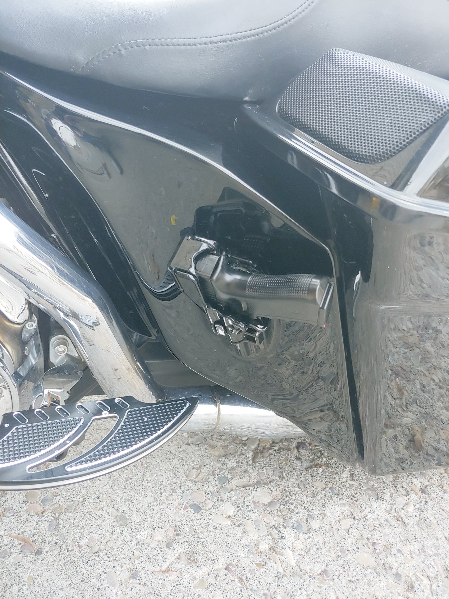 Harley davidson side cover holsters