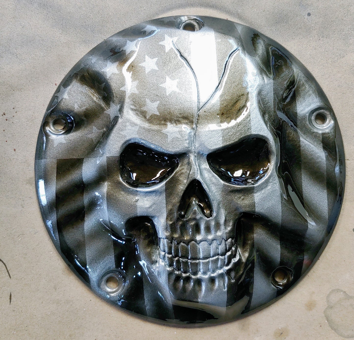 Stretching Skull with American flag Harley derby cover