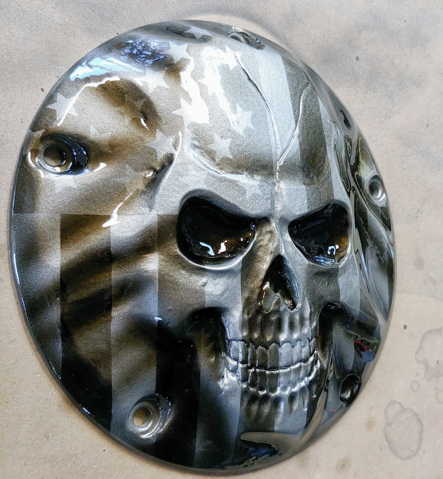 Stretching Skull with American flag Harley derby cover