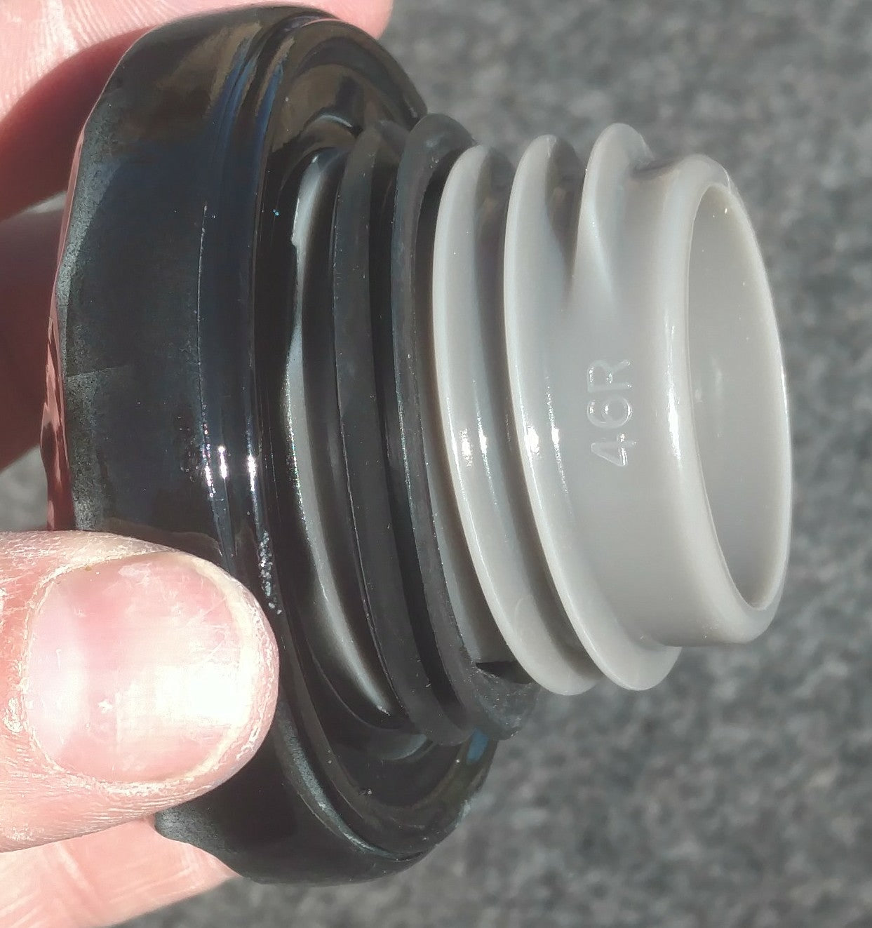 3D skull and flag on Harley touring fuel cap