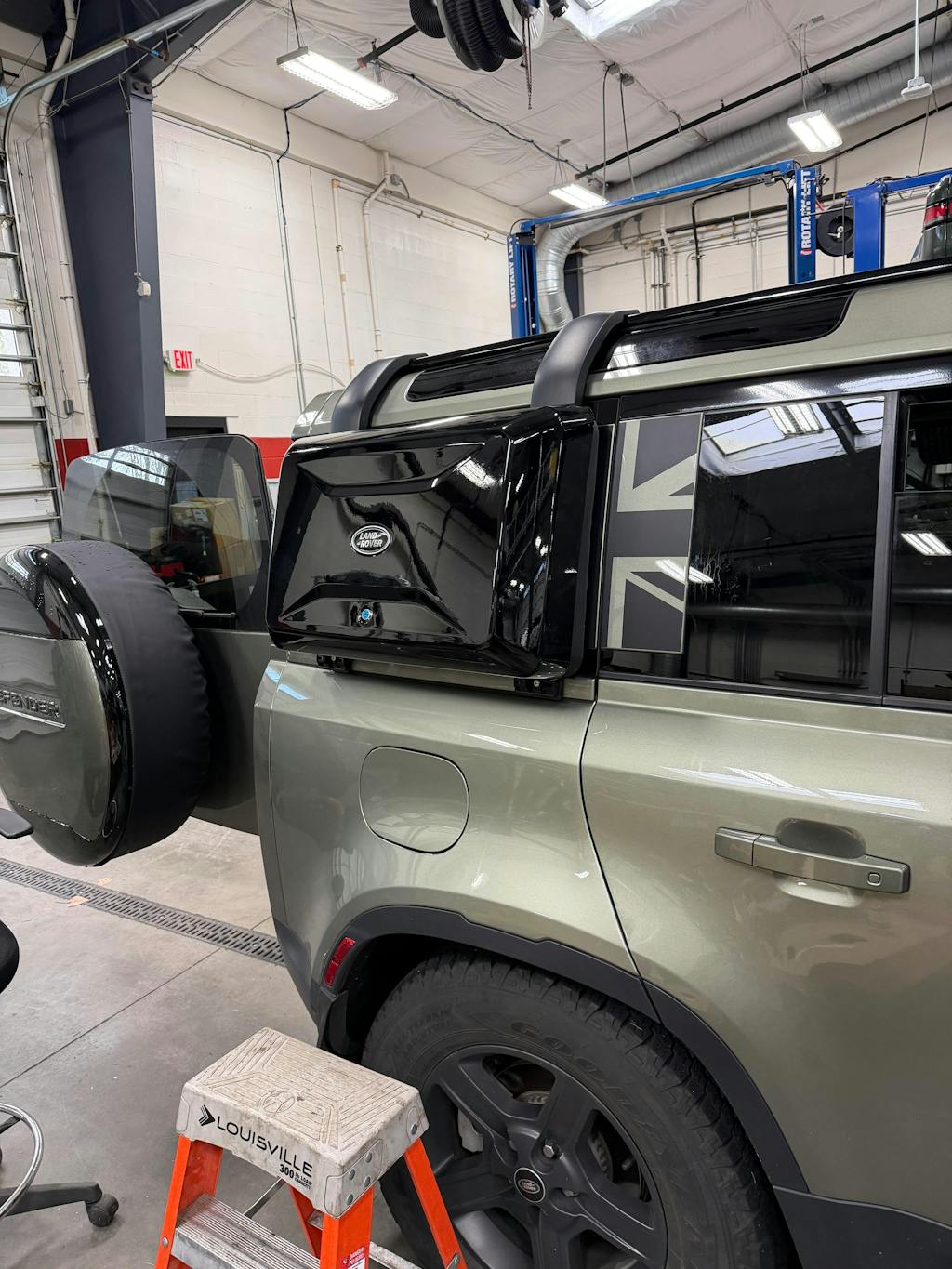 Union Jack Side Window Panel Overlay (Matte Black) - 2020+ Land Rover Defender 110 / 130