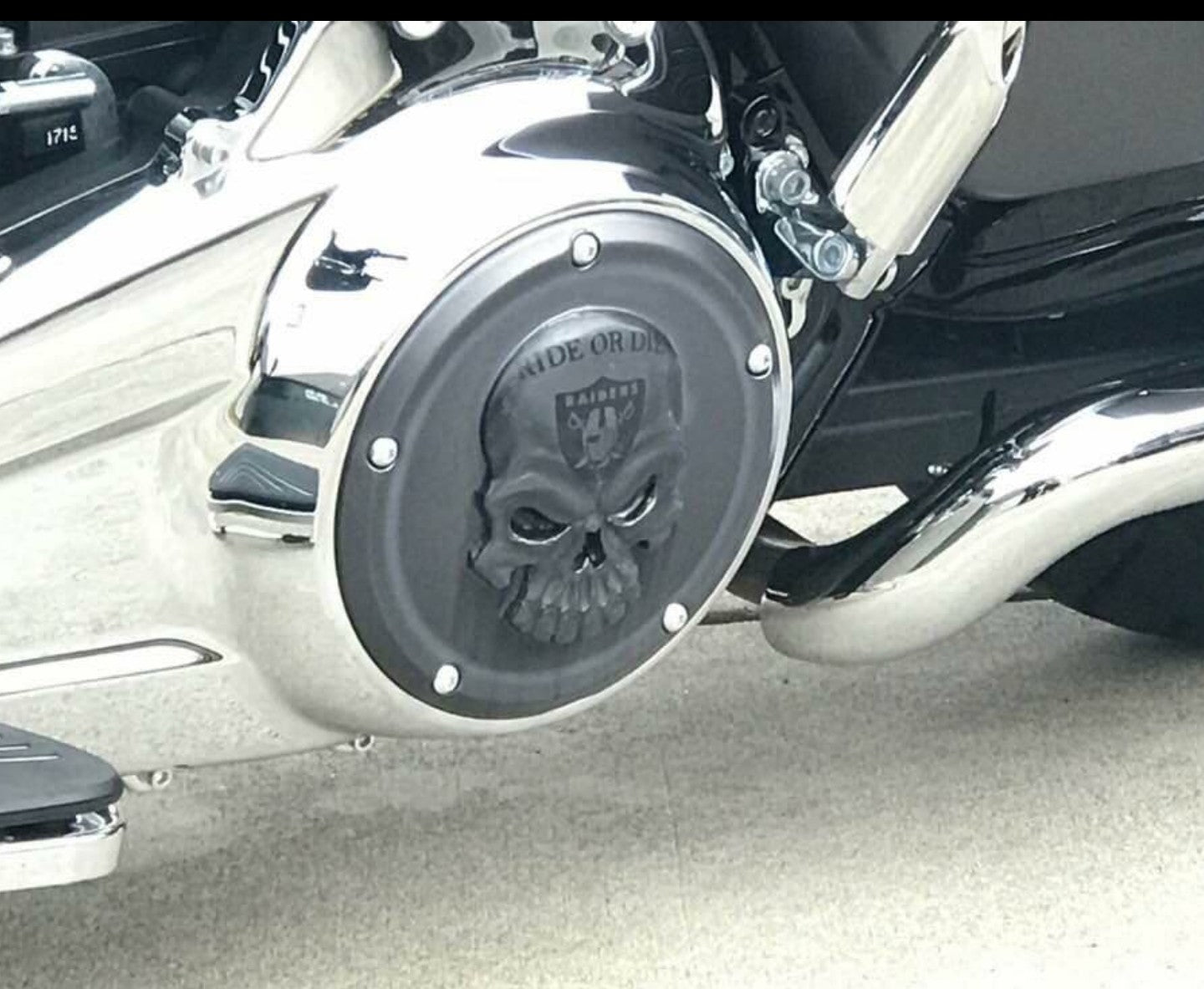 Harley Davidson Derby Cover Raiders skull