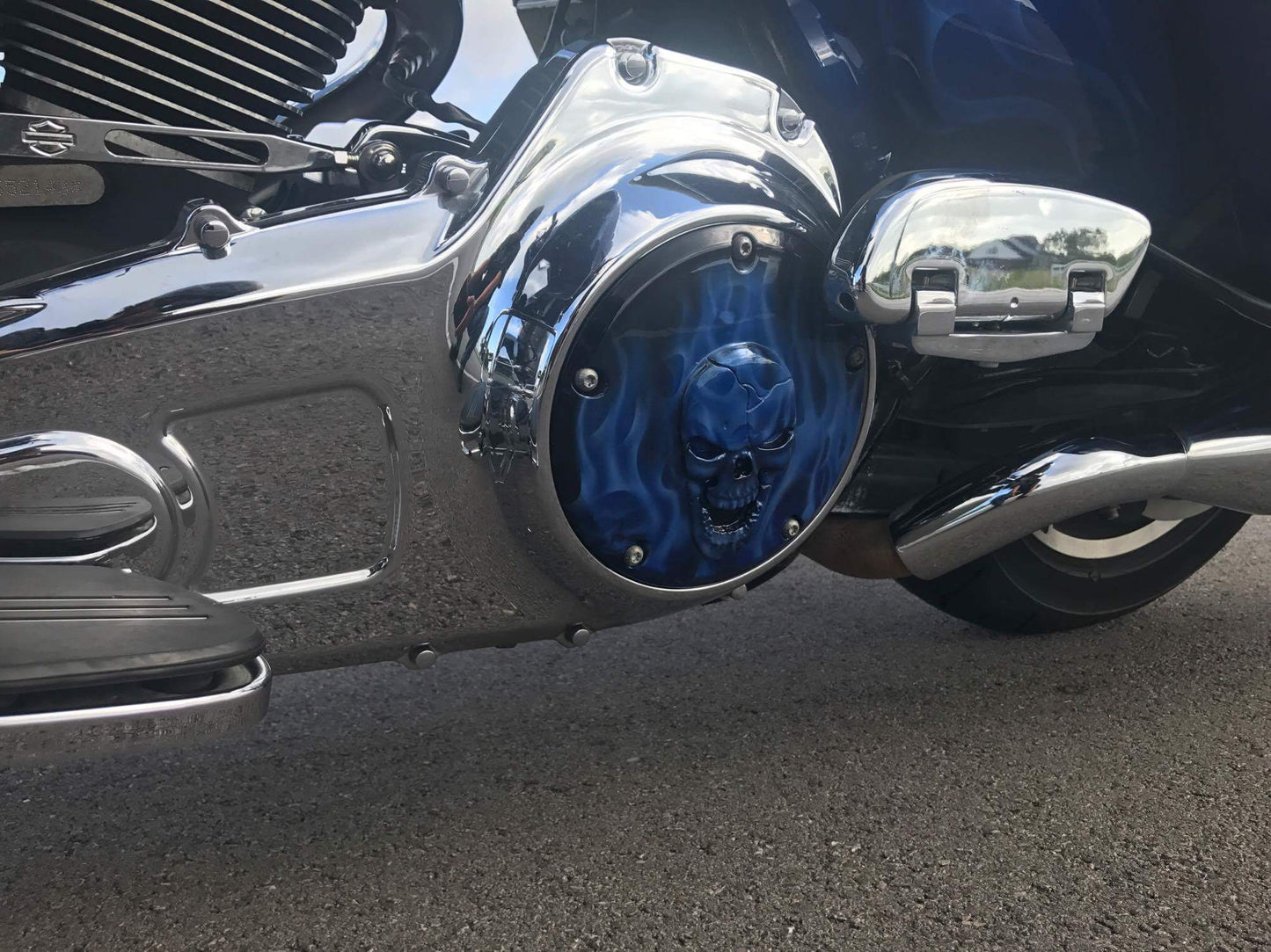 Harley Derby Cover Flames and skulls